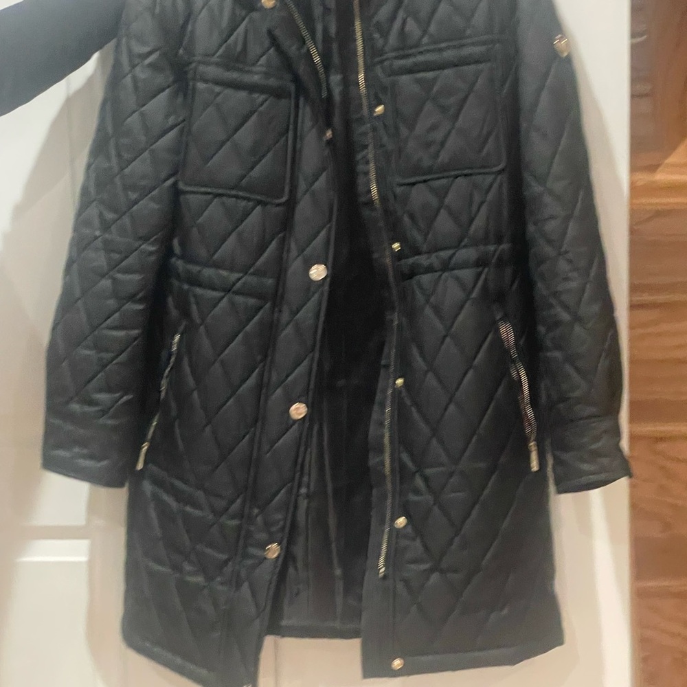 MICHAEL Michael Kors Black Puffer Jacket with Quilted Design